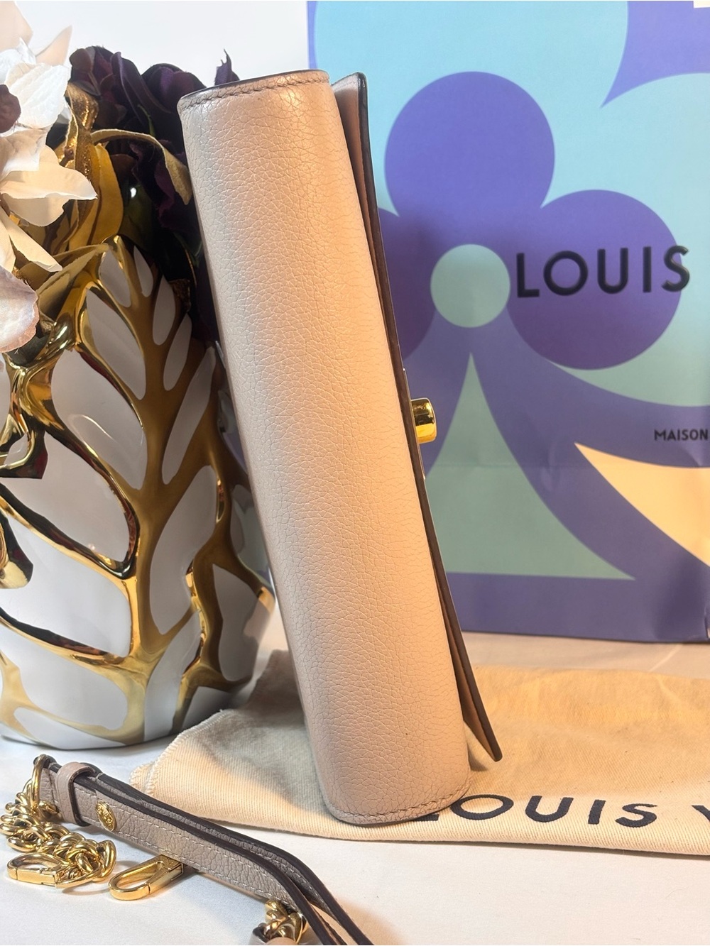Gorgeous Louis Vuitton Lockme Greige Sold - Picture 7 of 16